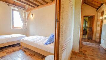 3 habitaciones, cuna de viaje y wifi gratis