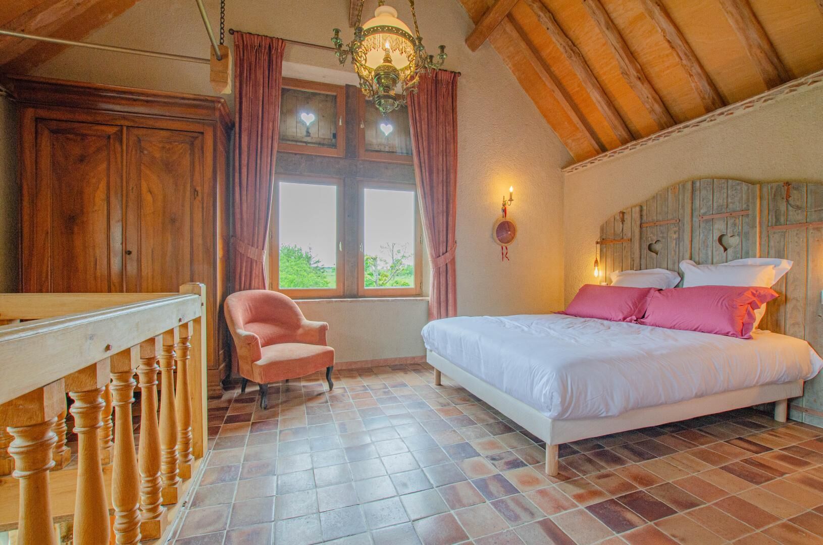 3 bedrooms, travel crib, free WiFi