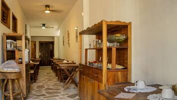 Free daily full breakfast