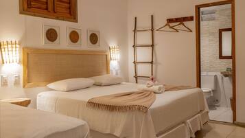 Triple Room | In-room safe, iron/ironing board, free WiFi, bed sheets