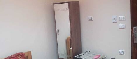 Economy Room | 1 bedroom, soundproofing, iron/ironing board, free WiFi