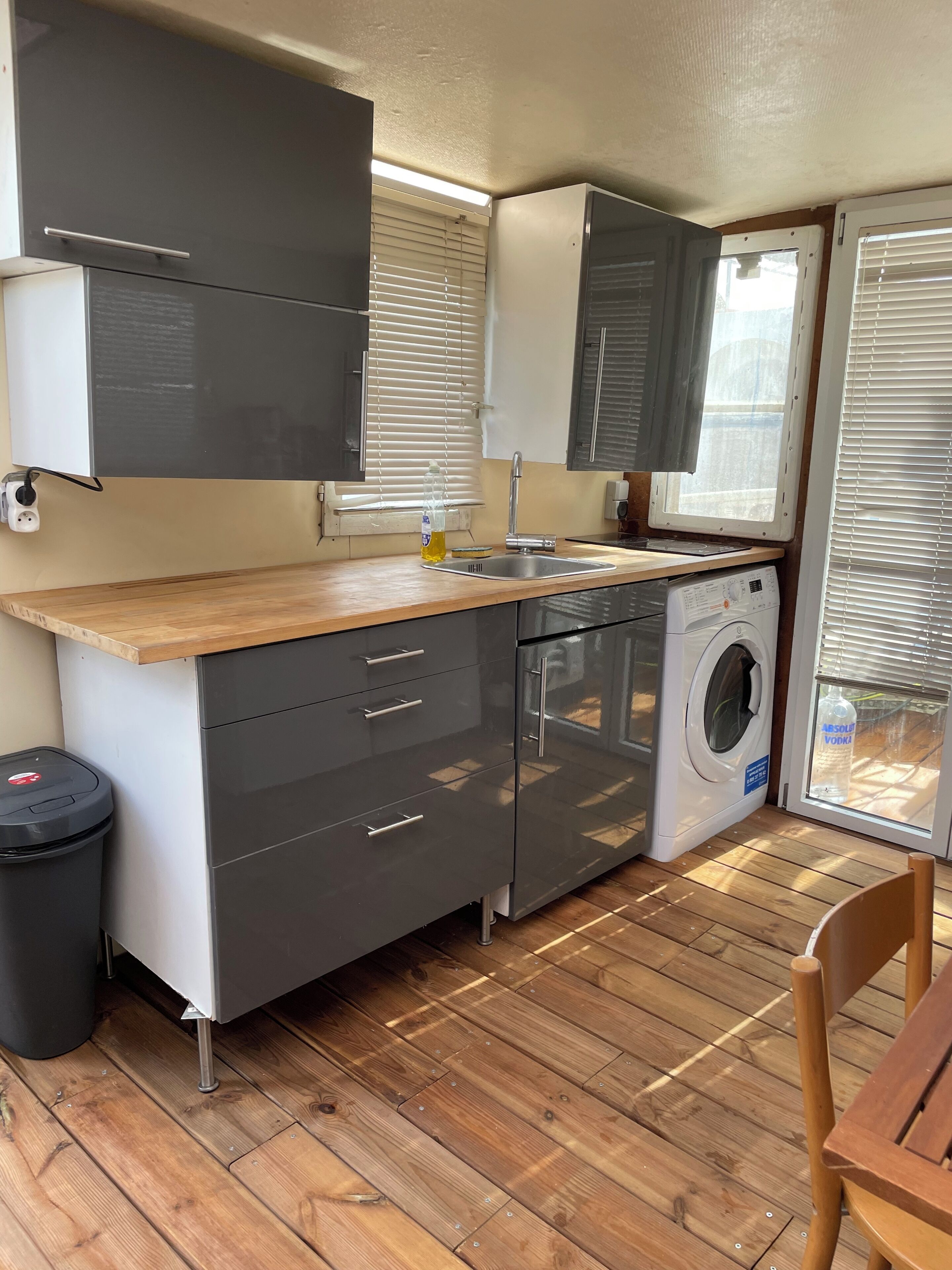 Micro-ondes, four, plaque de cuisson