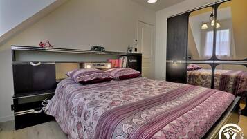 2 chambres, fer et planche Ă repasser, Wi-Fi gratuit, draps fournis