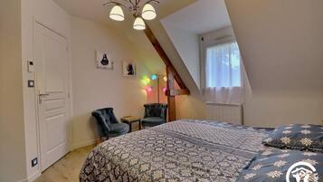 2 dormitorios, tabla de planchar con plancha, wifi gratis y ropa de cama