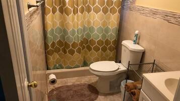 Toallas y papel de baño