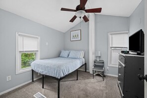 1 bedroom, desk, iron/ironing board, free WiFi