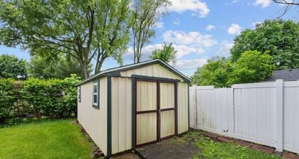 Cozy Cottage Home in Rock Island