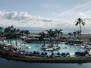 Piscina all'aperto, una piscina riscaldata