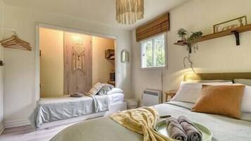 2 bedrooms, WiFi, bed sheets