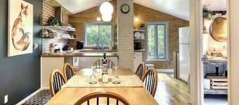 Le Chickadee | Hot Tub, River Beach, Nature Escape