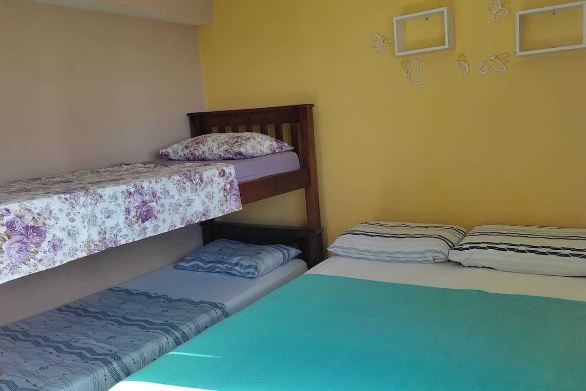 Apartamento urbano | Roupas de cama antialérgicas, edredons de pluma