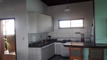 Departamento Premium, 2 habitaciones | Cocina privada | Refrigerador, microondas, tostadora y licuadora