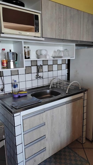 Fridge, microwave, toaster, blender - Edifício Flat Euro (Natal)