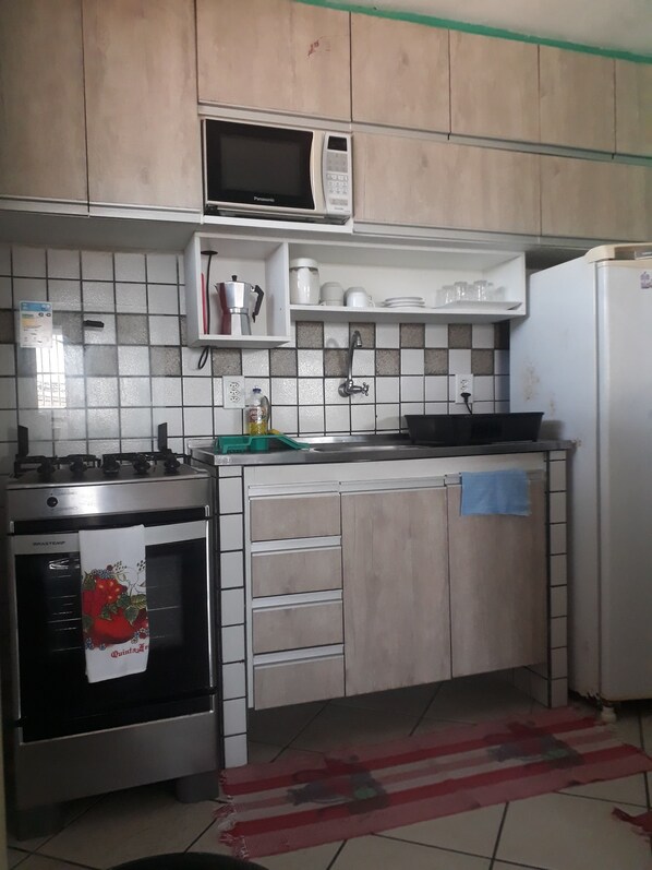 Apartemen Basic, 2 kamar tidur | Dapur pribadi | Lemari es, microwave, pemanggang roti, dan blender
