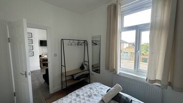 1 chambre, fer et planche à repasser, Wi-Fi, draps fournis