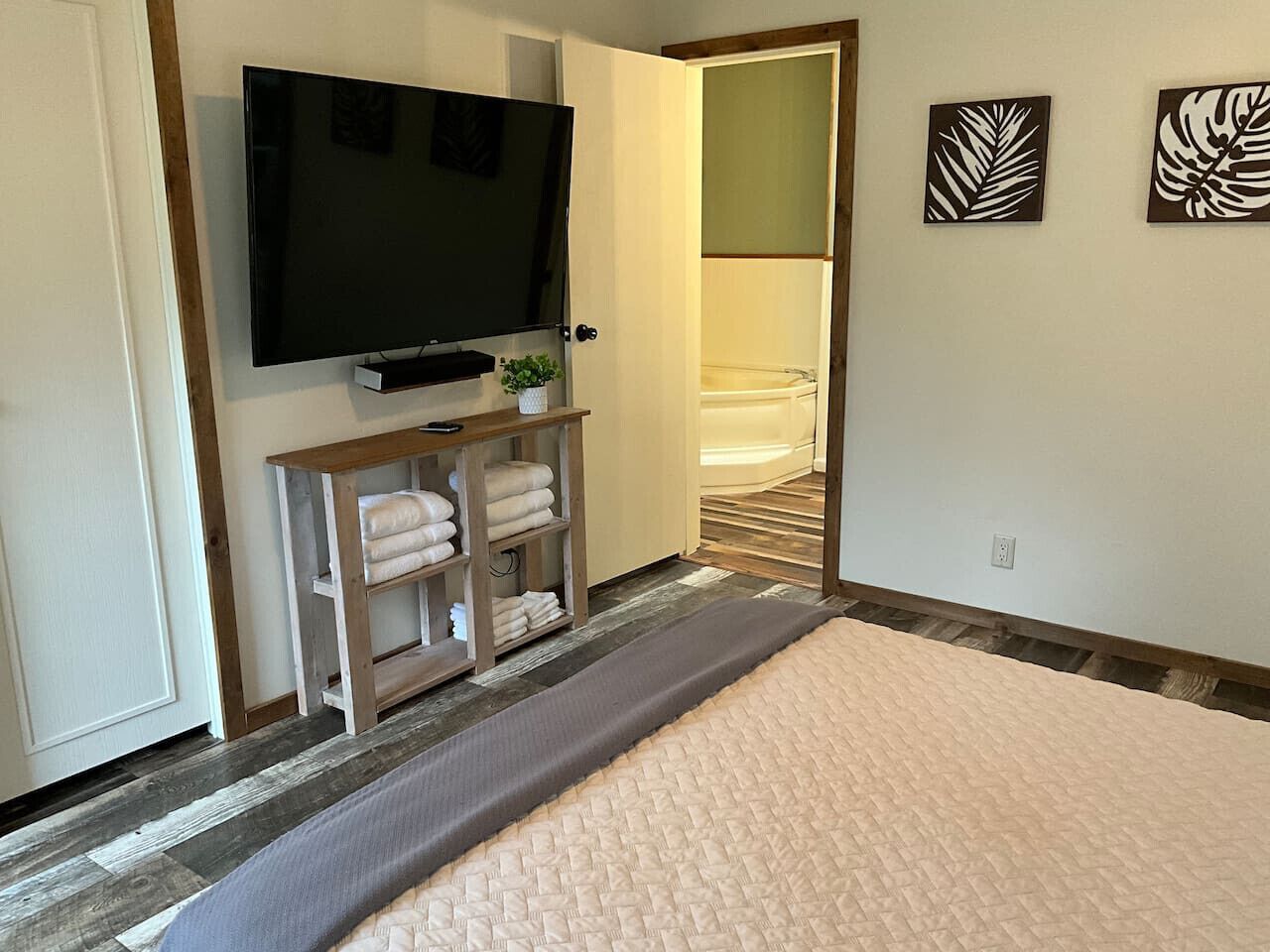 3 多间卧室、办公桌、熨斗/熨衣板、免费 WiFi