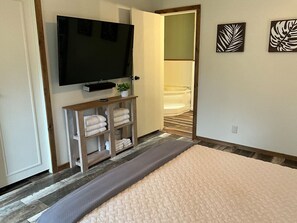 3 bedrooms, desk, iron/ironing board, free WiFi - The Auburn Home - LPM (Chester)