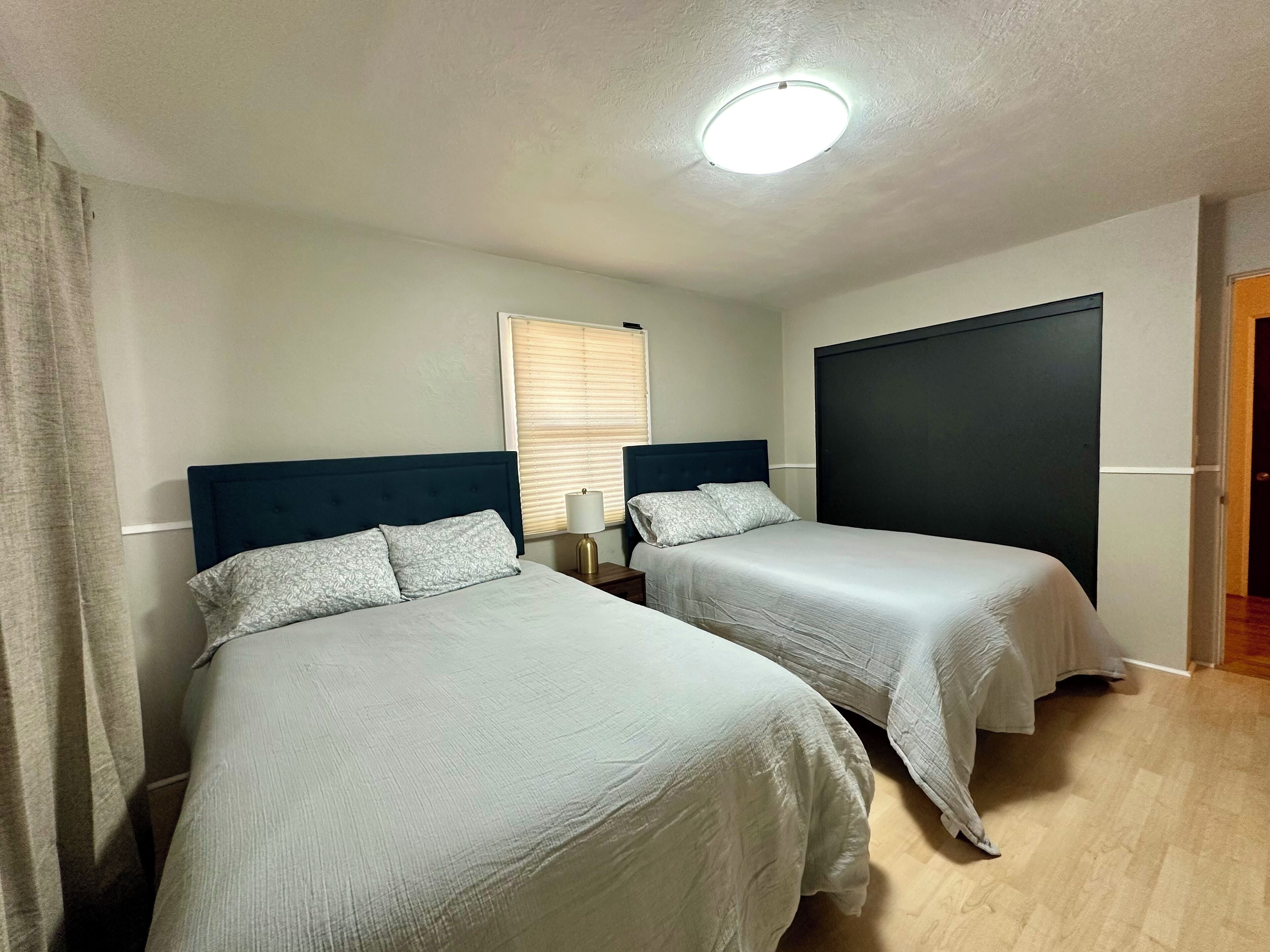 3 bedrooms, desk, travel cot, free WiFi