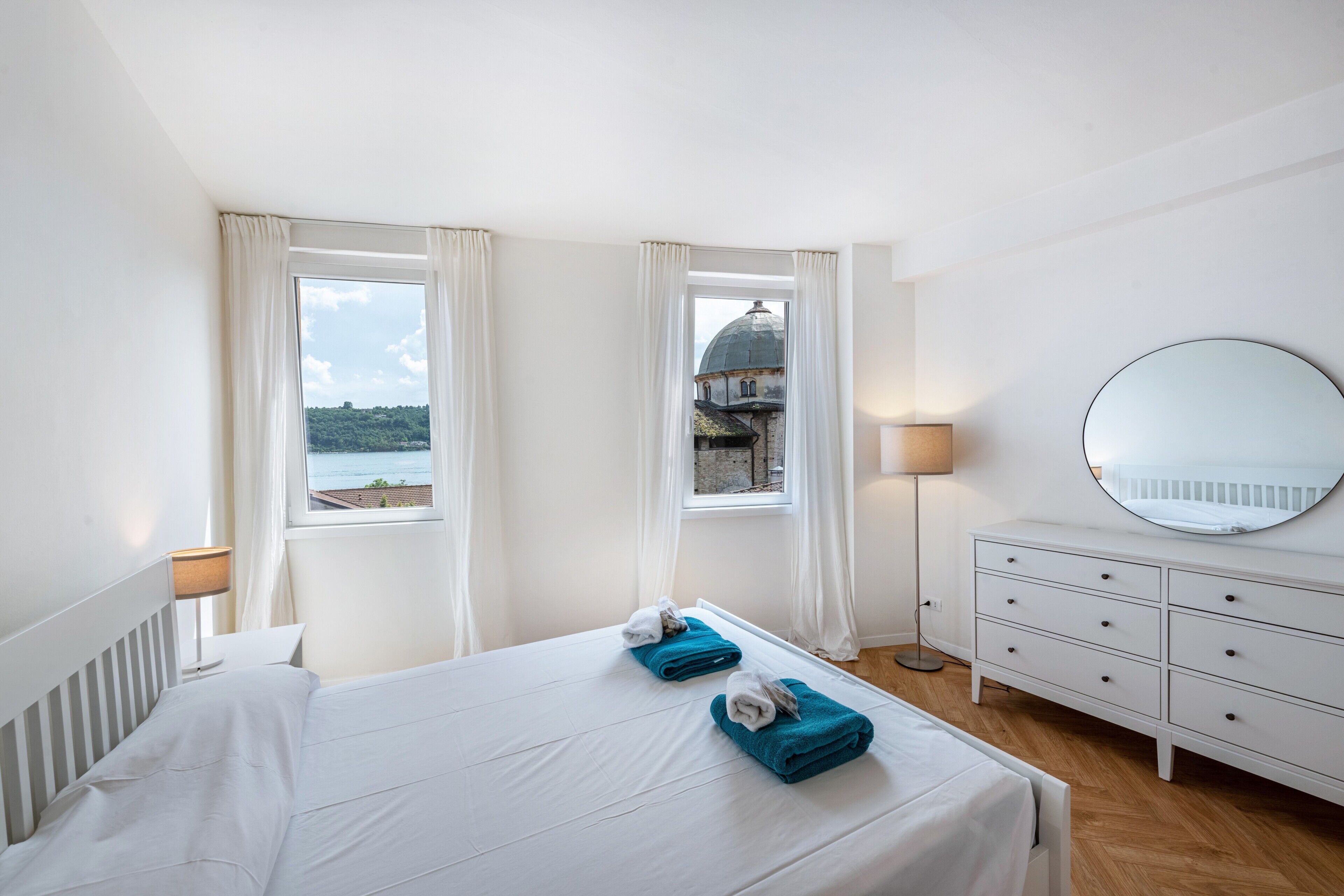 3 chambres, fer et planche à repasser, Wi-Fi gratuit, draps fournis
