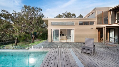 Long View - Heated Pool in Red Hill