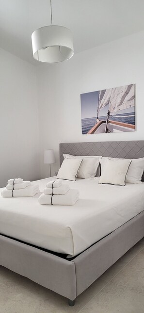 3 chambres, fer et planche à repasser, Wi-Fi gratuit, draps fournis