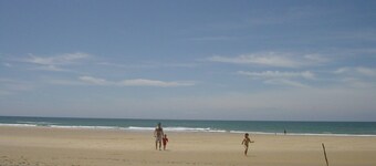 Apartment "La Tomate Surfeuse" with Private Terrace, Balcony and Wi-Fi