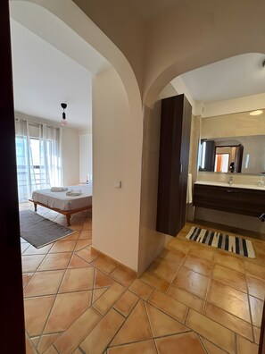 2 Schlafzimmer, Bügeleisen/Bügelbrett, kostenloses WLAN, Bettwäsche