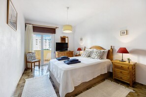 1 bedroom, iron/ironing board, free WiFi, bed sheets - Apartment 'Praia Da Rocha' with Balcony, Wi-Fi and Air Conditioning (Praia da Rocha)