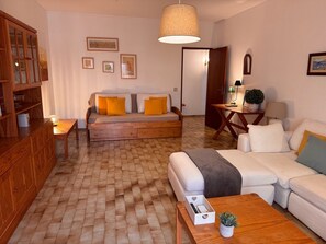 TV - Apartment 'Praia Da Rocha' with Balcony, Wi-Fi and Air Conditioning (Praia da Rocha)