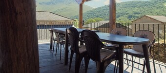 Country House 'Las Nieves' with Mountain View, Private Terrace and Wi-Fi