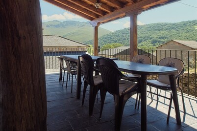 Country House 'Las Nieves' with Mountain View, Private Terrace and Wi-Fi