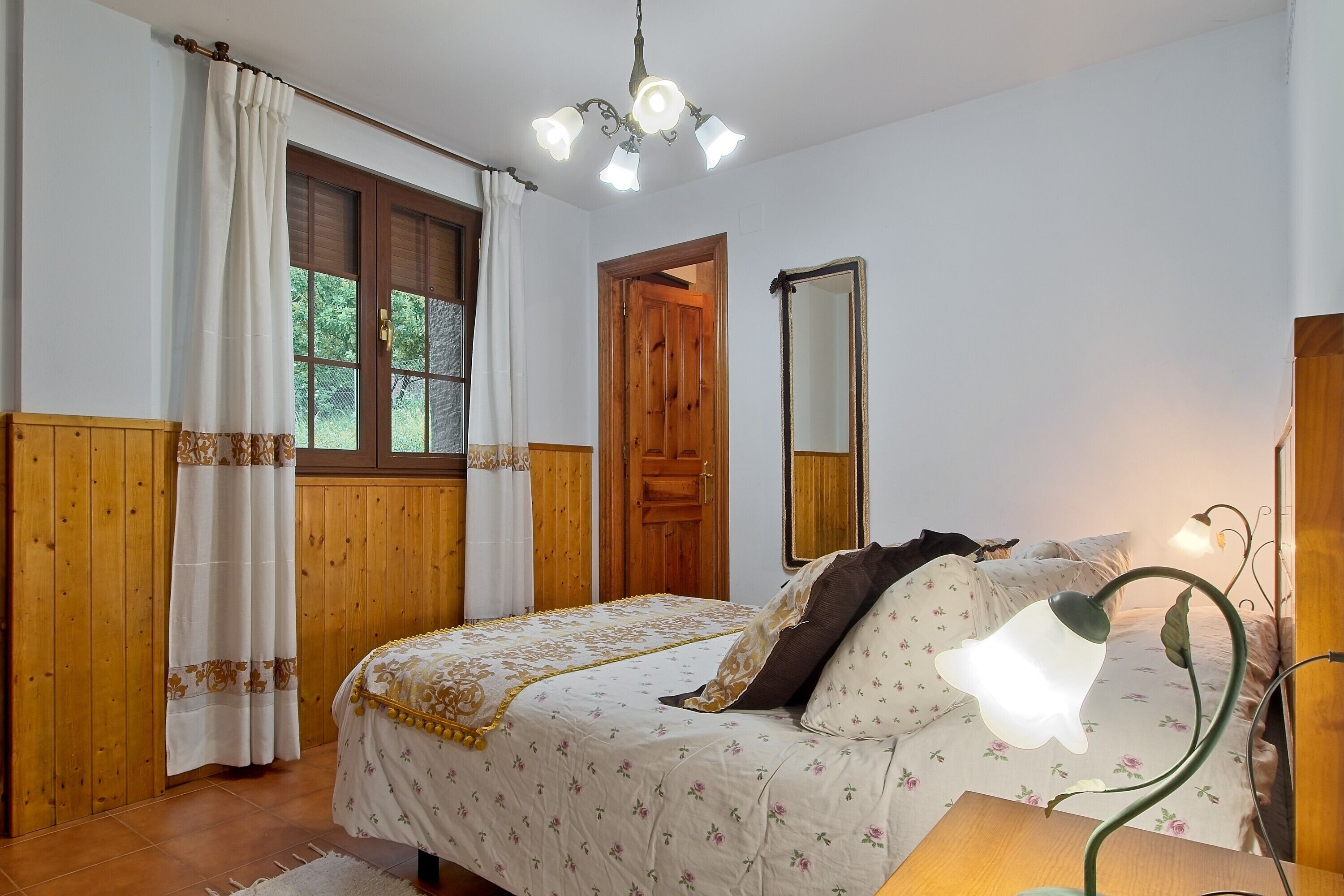 5 habitaciones, wifi gratis y ropa de cama 