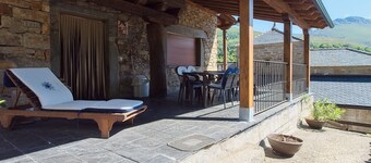 Country House 'Las Nieves' with Mountain View, Private Terrace and Wi-Fi