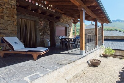 Country House 'Las Nieves' with Mountain View, Private Terrace and Wi-Fi