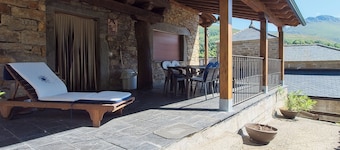 Country House 'Las Nieves' with Mountain View, Private Terrace and Wi-Fi