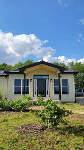 10 min from downtown Jamesport, MO