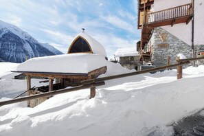 Exterior - Apartment 'La Cachette' with Mountain View, Private Terrace and Wi-Fi (Aosta)