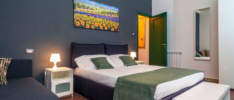 2 makuuhuonetta, silitysrauta/-lauta, ilmainen Wi-Fi, vuodevaatteet