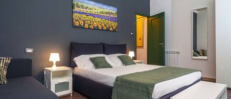 2 chambres, fer et planche à repasser, Wi-Fi gratuit, draps fournis