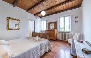 4 quartos, berço de viagem, Wi-Fi de cortesia