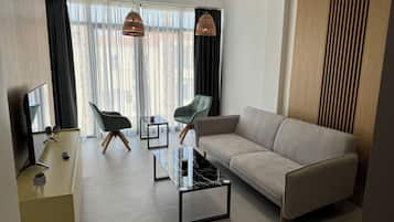 In-room safe, soundproofing, iron/ironing board, free WiFi
