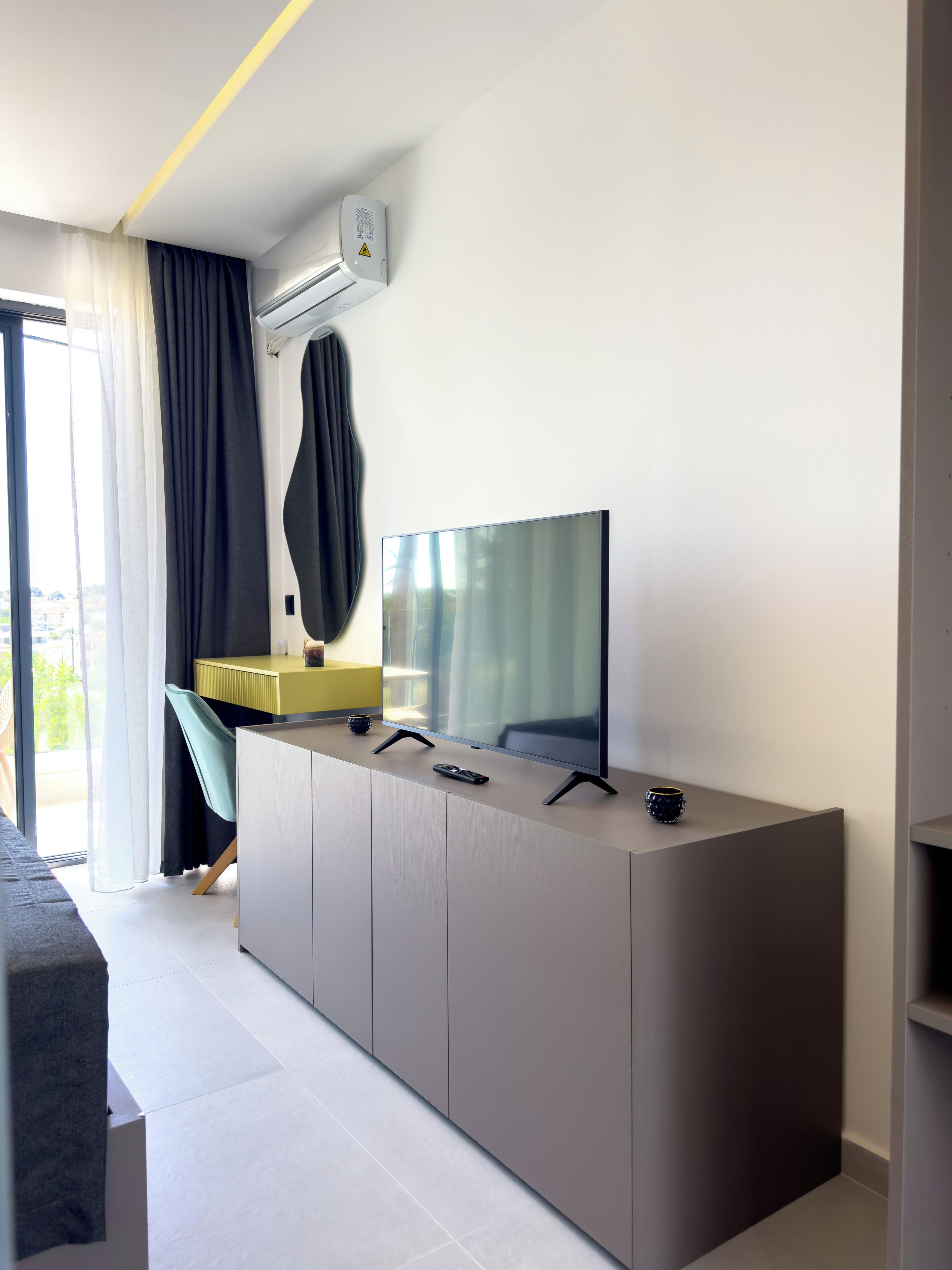 Habitación de lujo | Caja de seguridad en la habitación y insonorización 