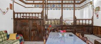 Studio Apartment 'Villa Houvarda' with Mountain View, Private Terrace and Wi-Fi