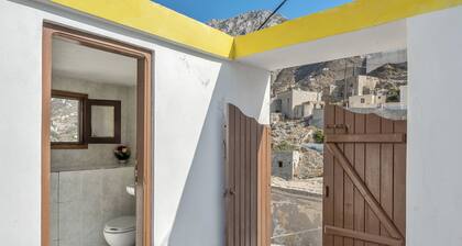 Studio Apartment 'Villa Houvarda' with Mountain View, Private Terrace and Wi-Fi