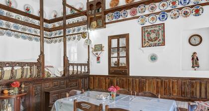 Studio Apartment 'Villa Houvarda' with Mountain View, Private Terrace and Wi-Fi