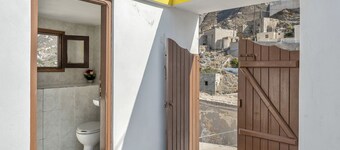 Einzimmerapartment 'Villa Houvarda' mit Bergblick, privater Terrasse und WLAN