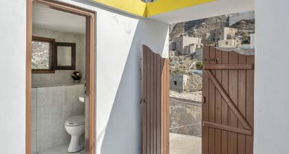 Studio Apartment 'Villa Houvarda' with Mountain View, Private Terrace and Wi-Fi