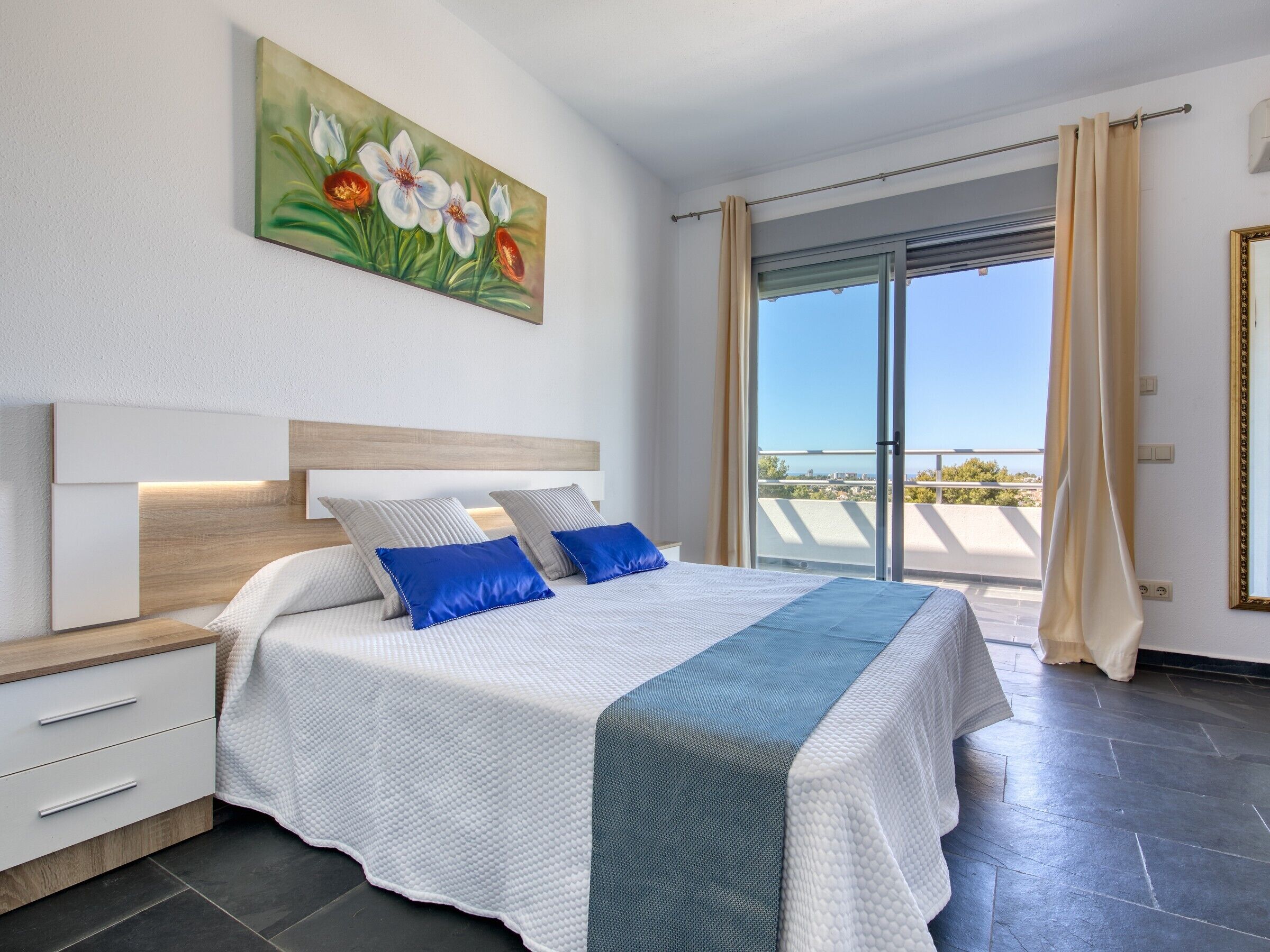 5 室のベッドルーム、アイロン / アイロン台、WiFi (無料)、ベッドシーツ