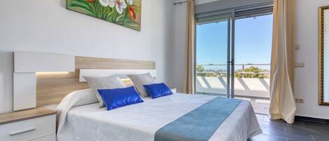 5 habitaciones, tabla de planchar con plancha y wifi gratis