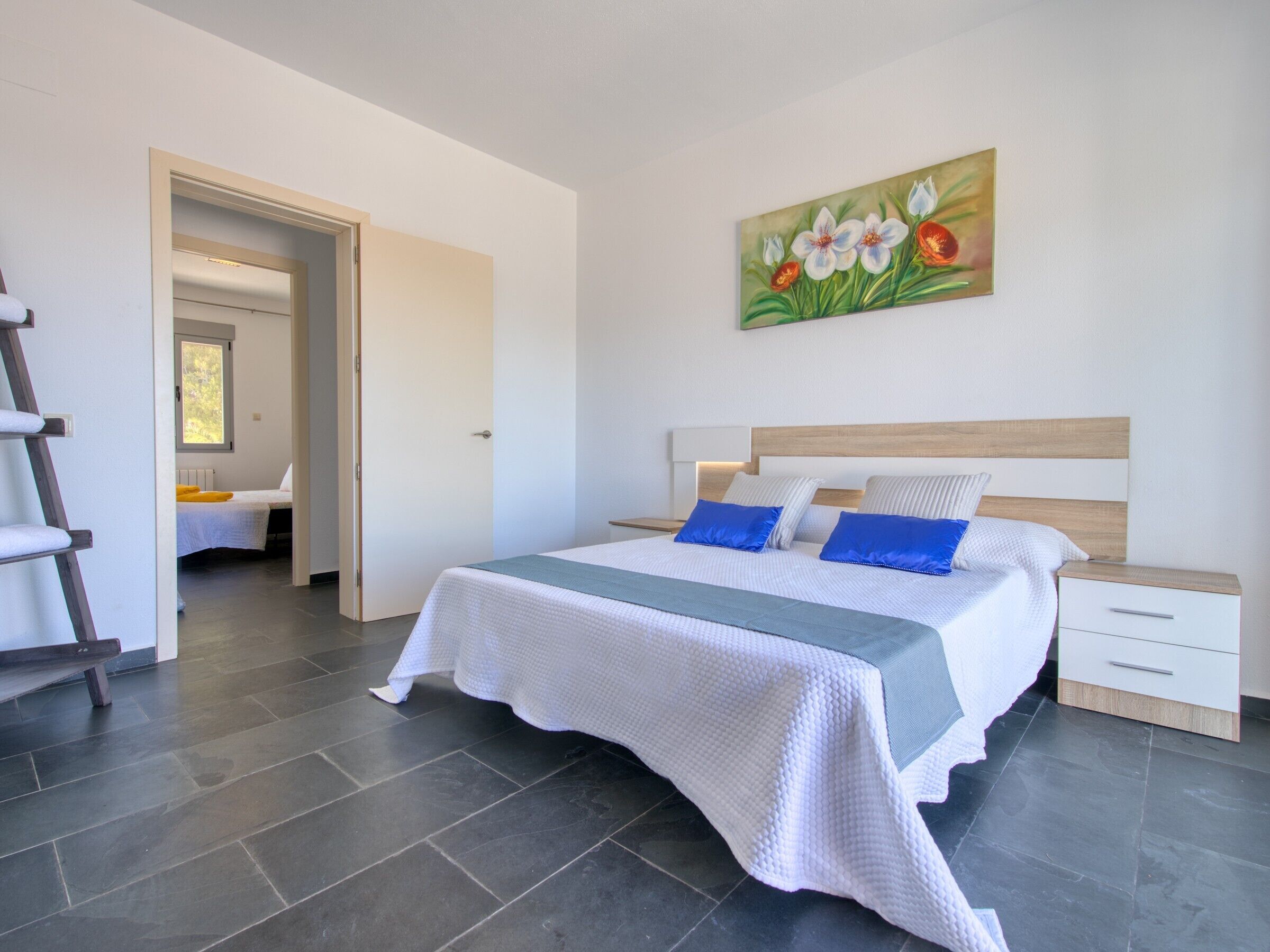5 bedrooms, iron/ironing board, free WiFi, bed sheets